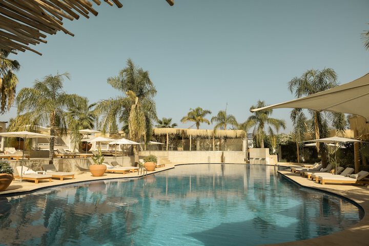 Pool 120 of 152