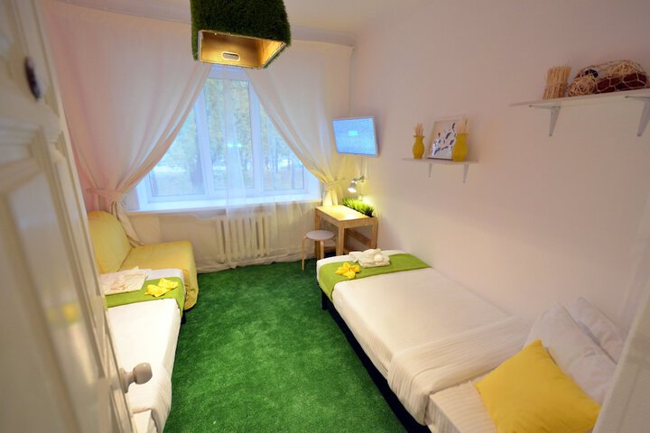 Room 11 of 27