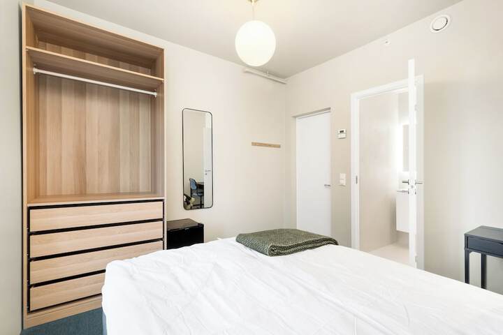 Room 7 of 57