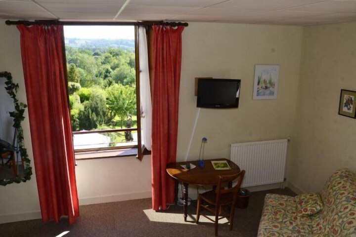 Room 2 of 36
