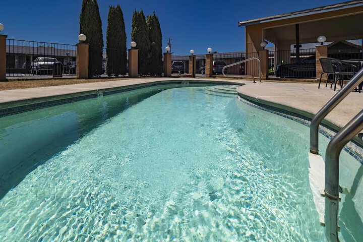 Pool 22 of 29