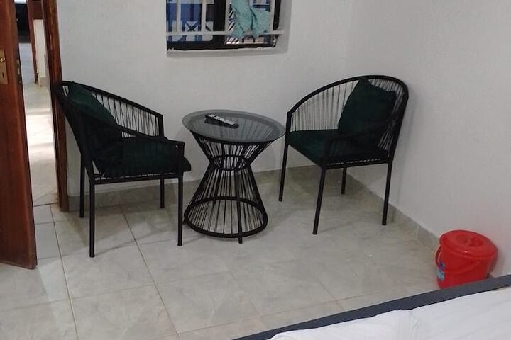 Room 4 of 6