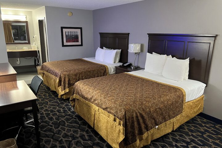Double Accessible King Size Bed (2 of 4)