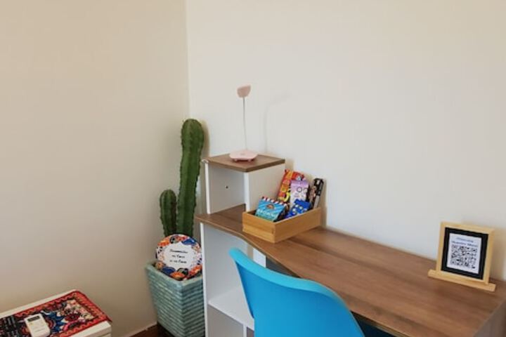 Room 7 of 102