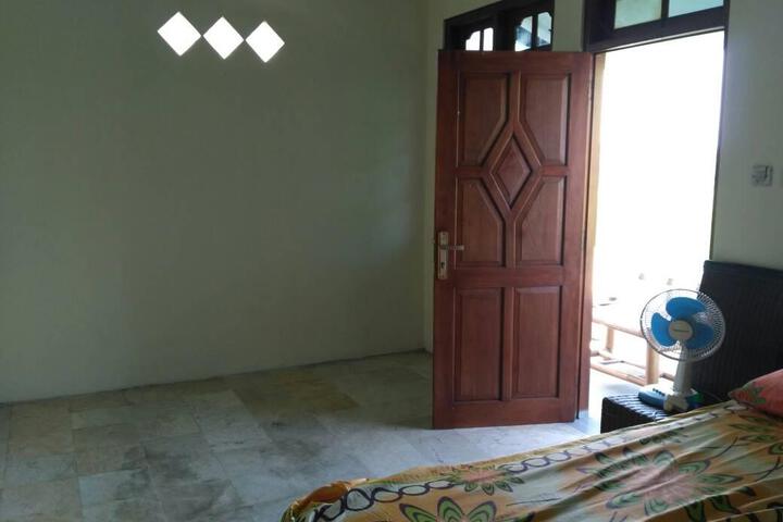 Room 3 of 6