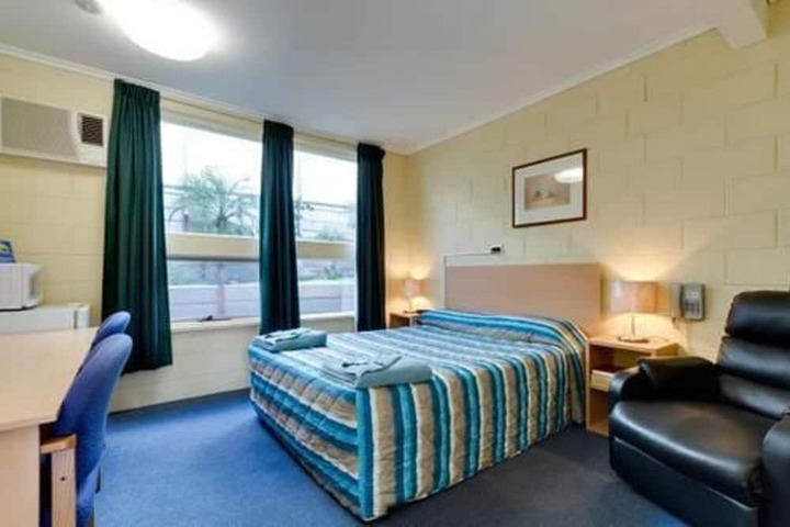 Room 12 of 23