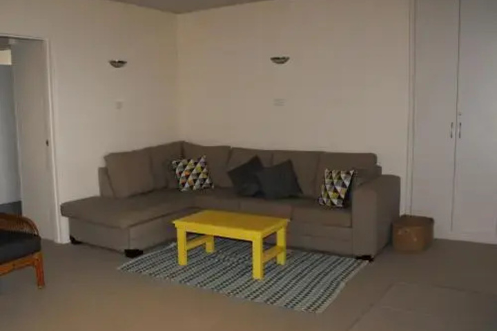 Room 8 of 12