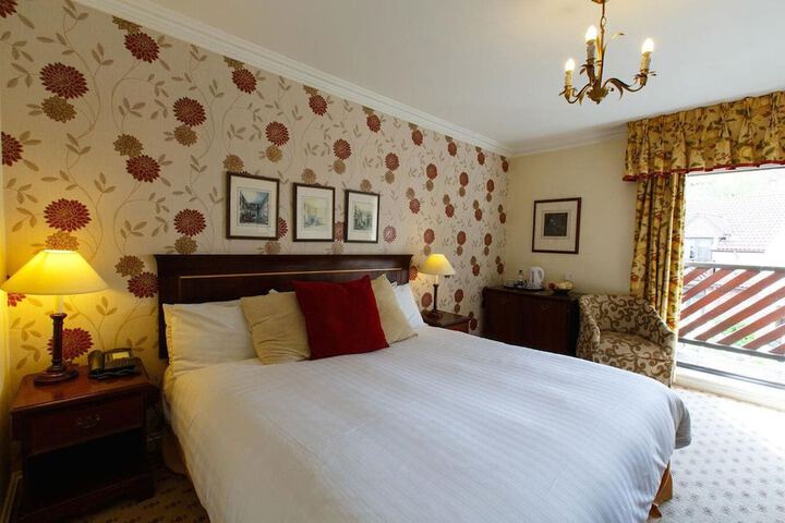 Room 28 of 60