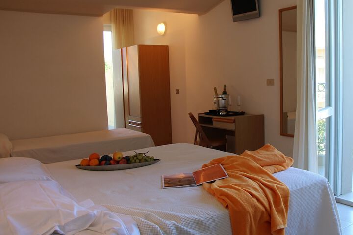 Room 7 of 26