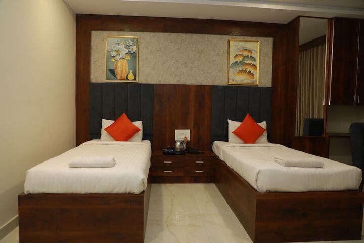 Room 12 of 15