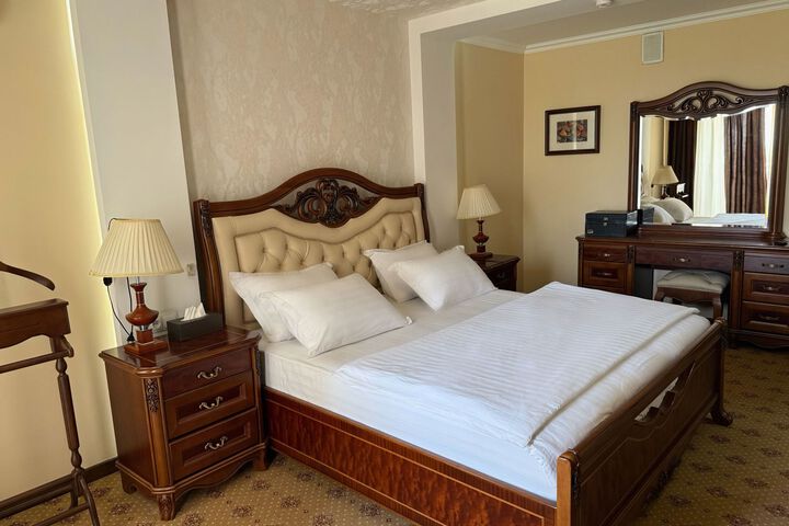 Room 17 of 23
