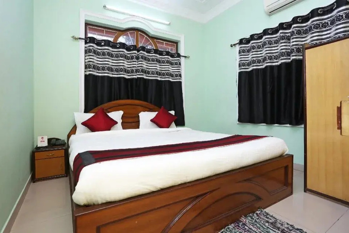 Room 2 of 16