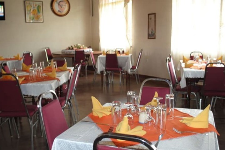 Dining 10 of 23