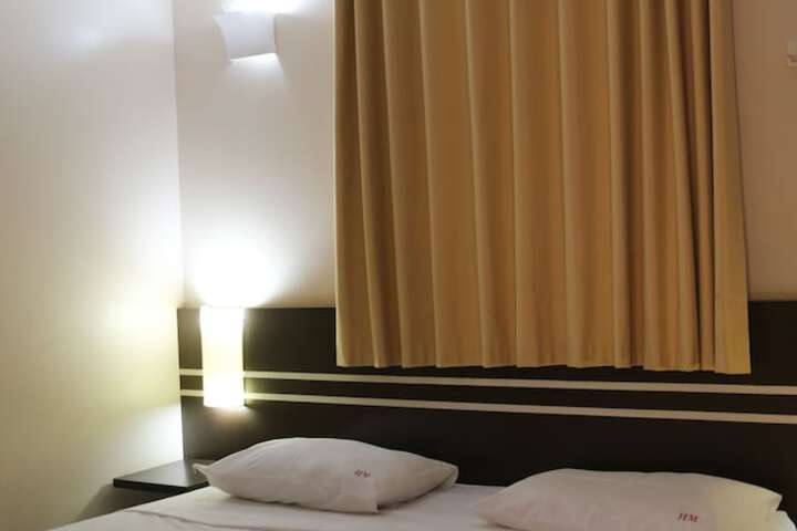 Room 73 of 183