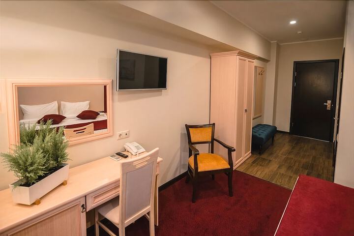 Room 14 of 20