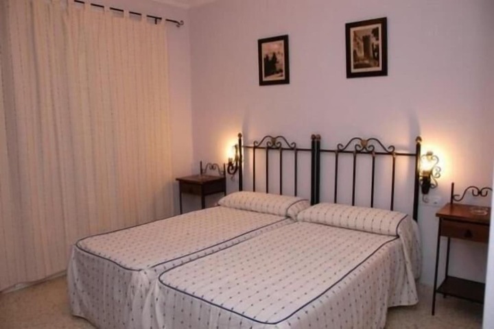 Room 10 of 26
