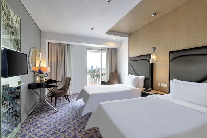 Room 12 of 30