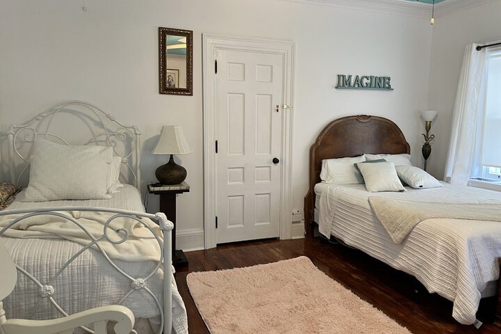Room 33 of 162