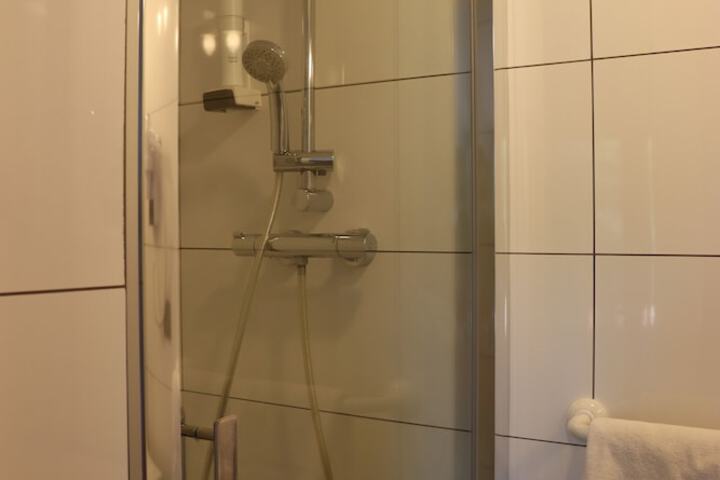 Room 26 of 45