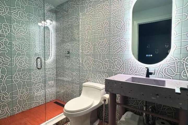 Room 10 of 13