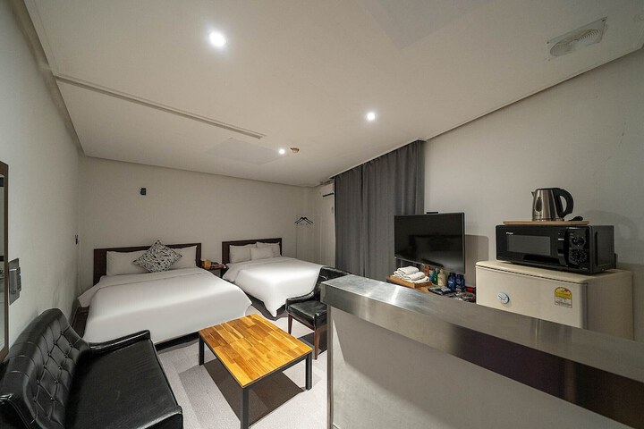 Room 38 of 82