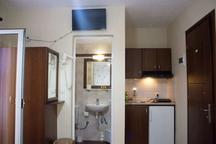 Room 32 of 57