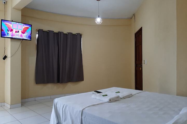 Room 4 of 9