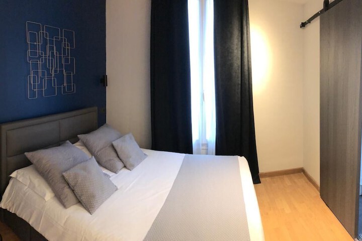 Room 9 of 36