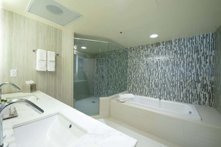 Room 14 of 54