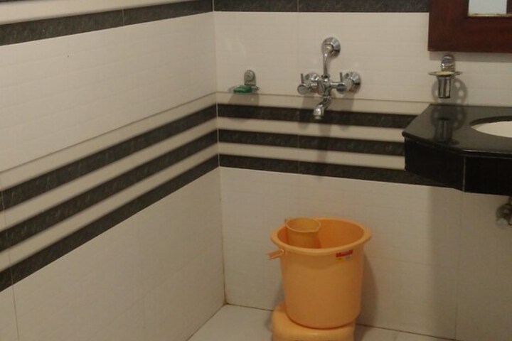 Room 17 of 32