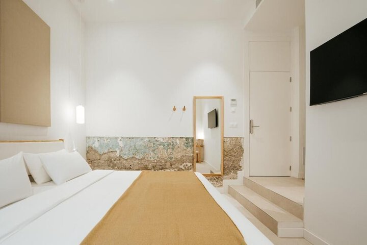 EMBLEMATICO F24 ONLY ADULTS B & B in Santa Cruz de Tenerife
