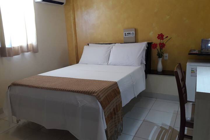 Room 8 of 80