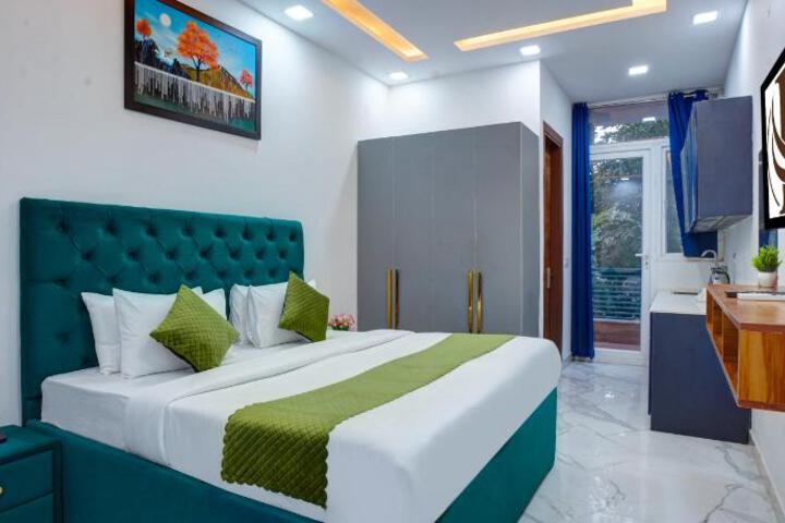 Limewood Stay - Sector 29 Gurgaon
