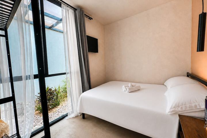 Room 3 of 28