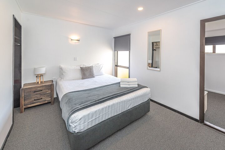 Room 6 of 44