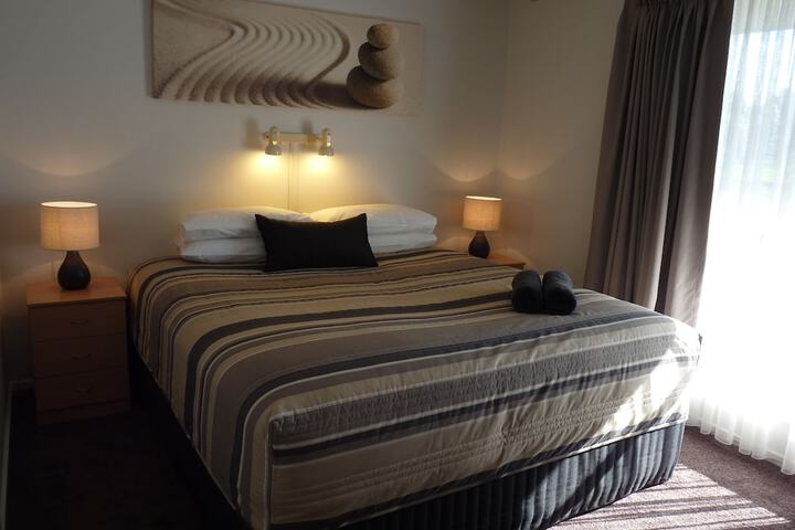 Room 4 of 28