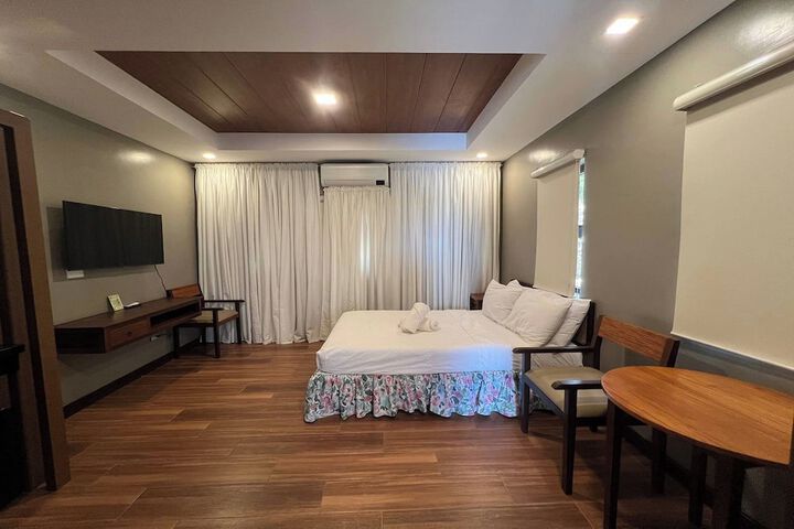Room 13 of 37
