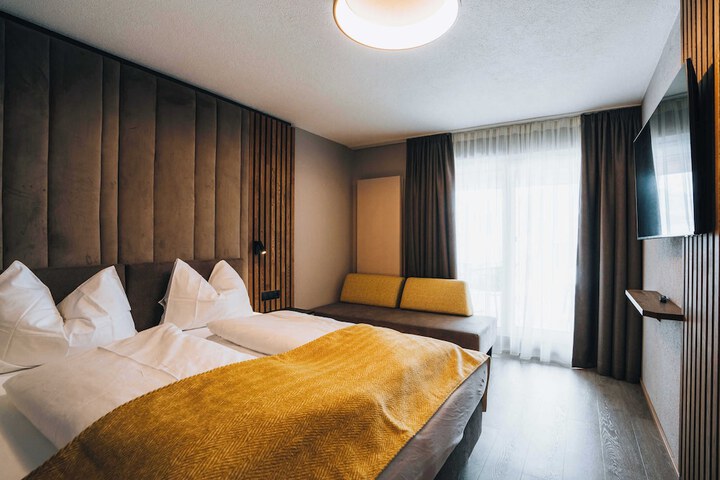 Room 40 of 505