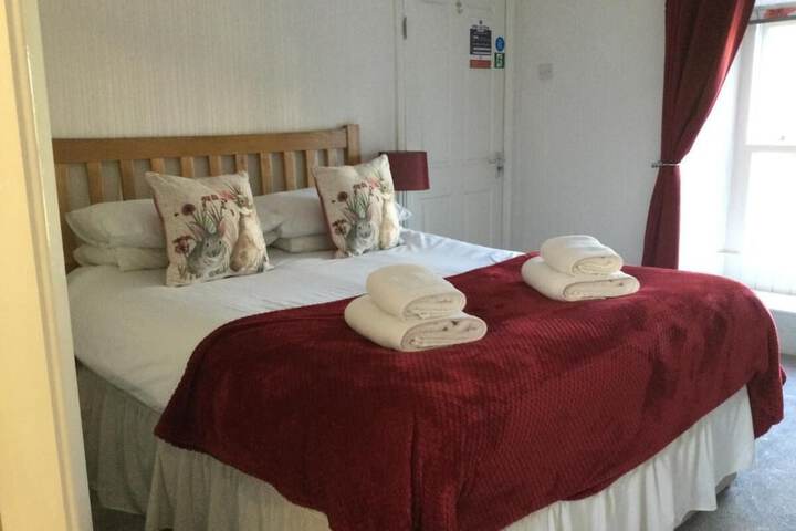 Room 2 of 20
