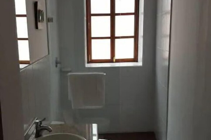Room 8 of 11