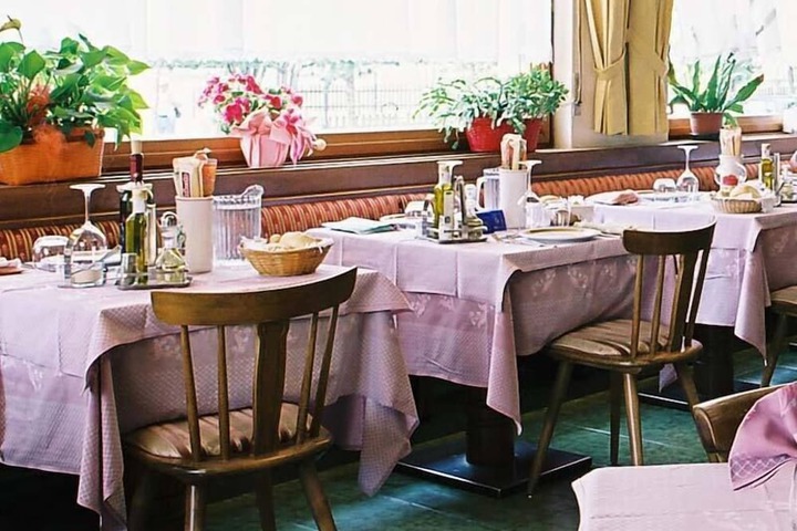 Dining Photos