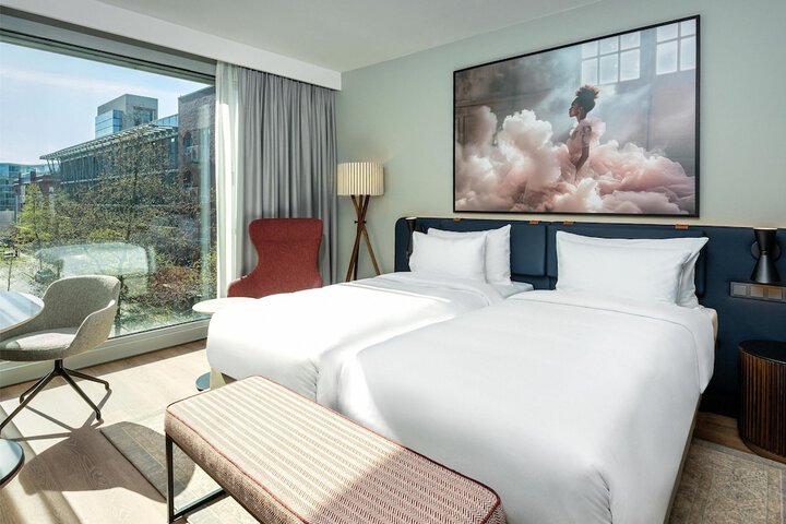 Room 17 of 75