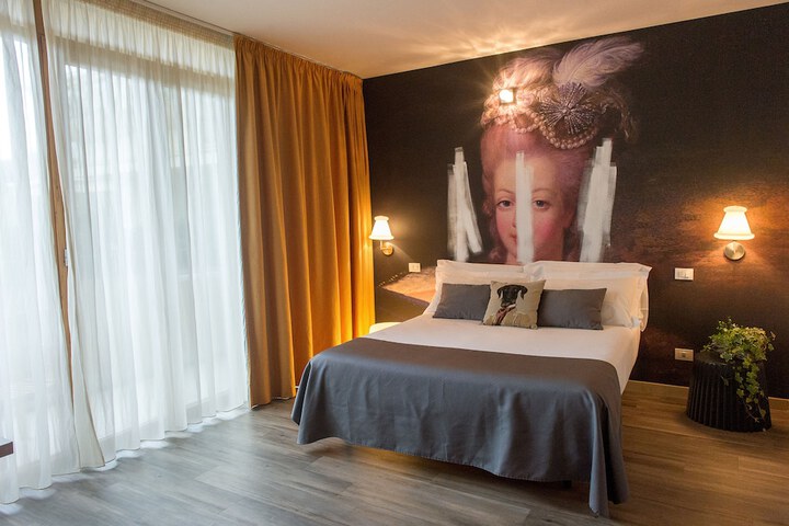 Room 15 of 62