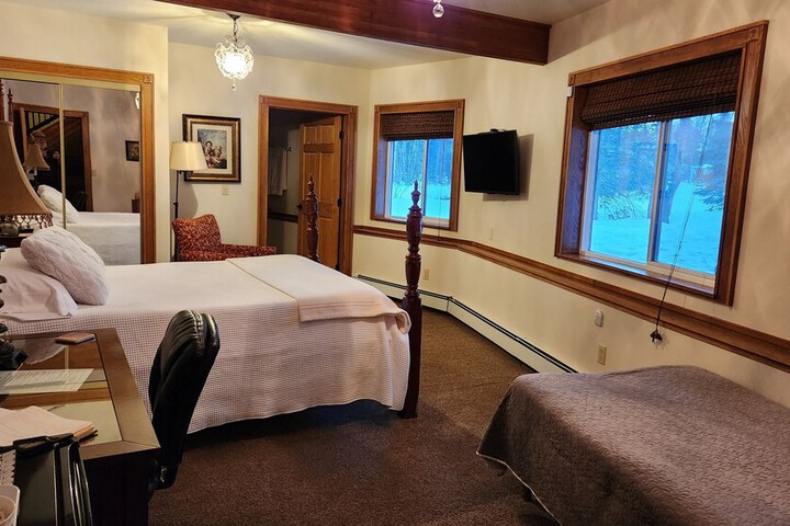 Room 10 of 43