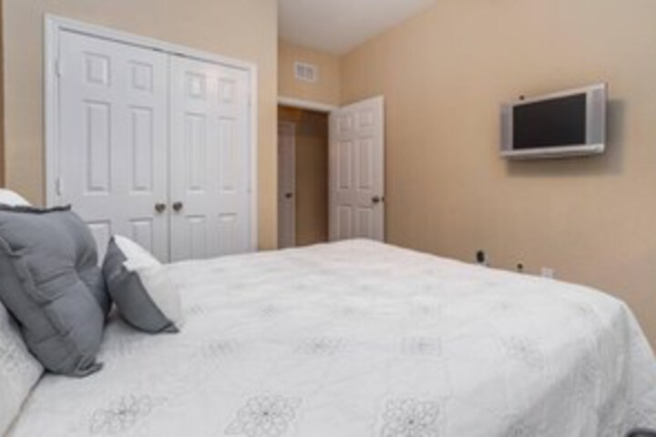 Room 27 of 29