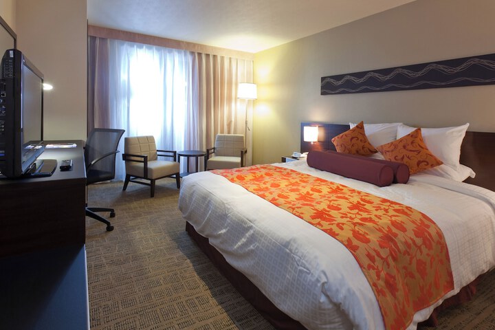 Room 8 of 107