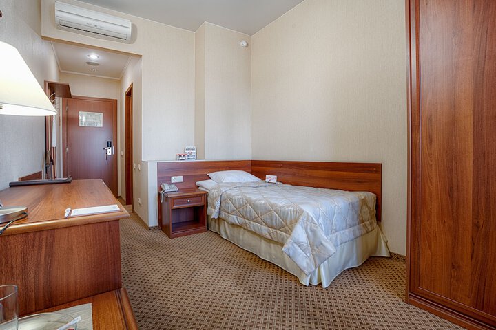 Room 5 of 43