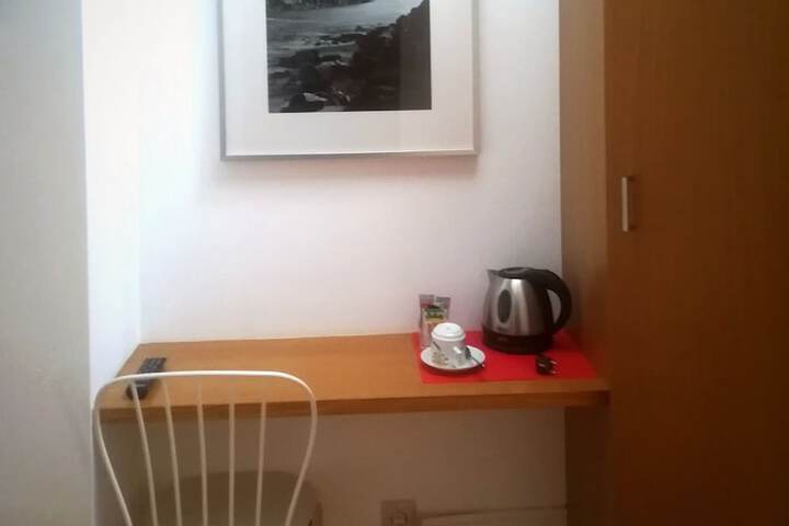 Room 6 of 24