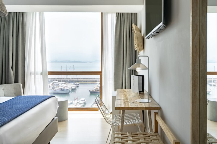 Room 15 of 40