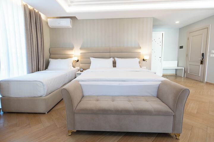 Room 9 of 47